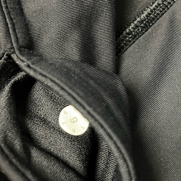 Lululemon black pants - Picture 5 of 8